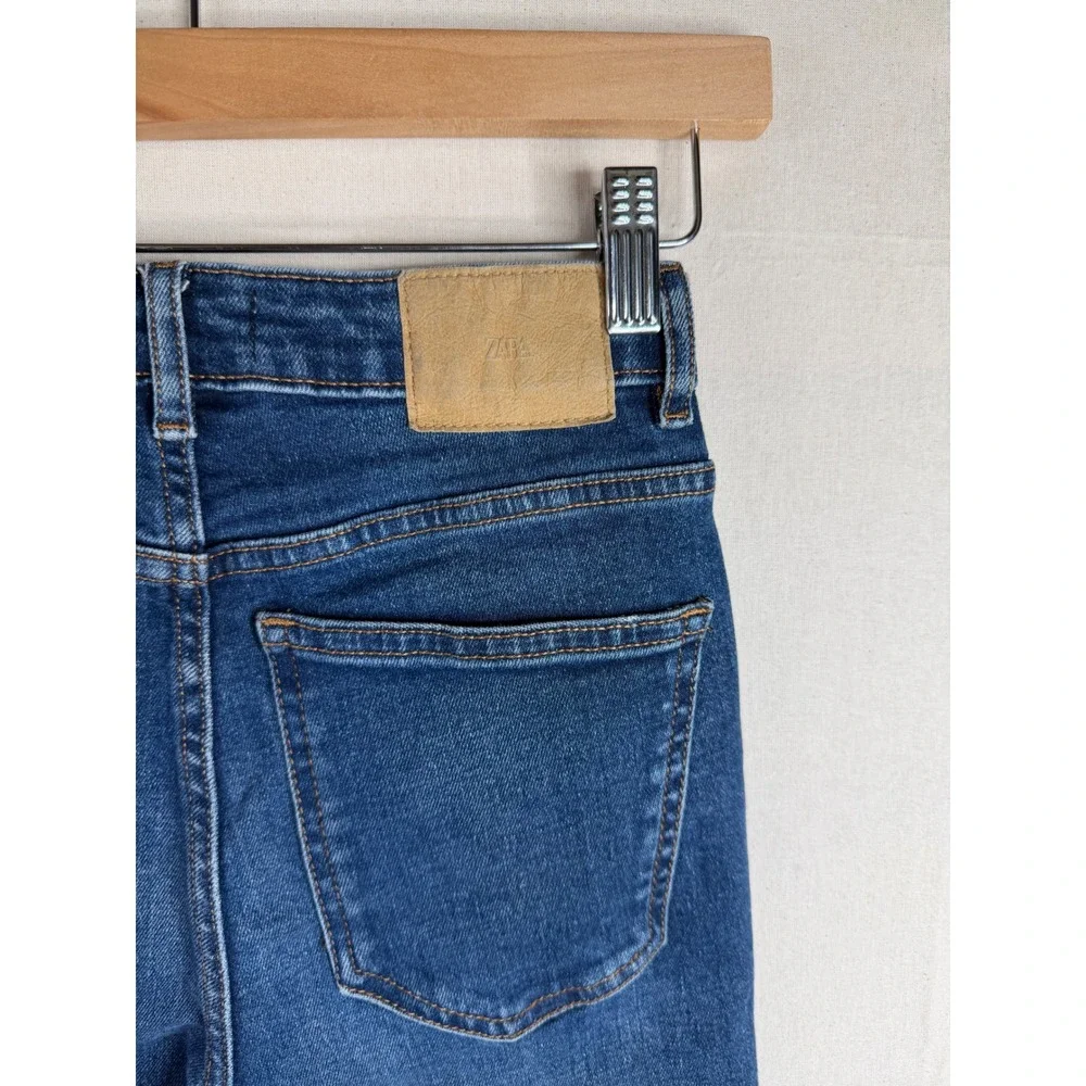 Zara High Rise Straight Leg Jeans size 2 Blue